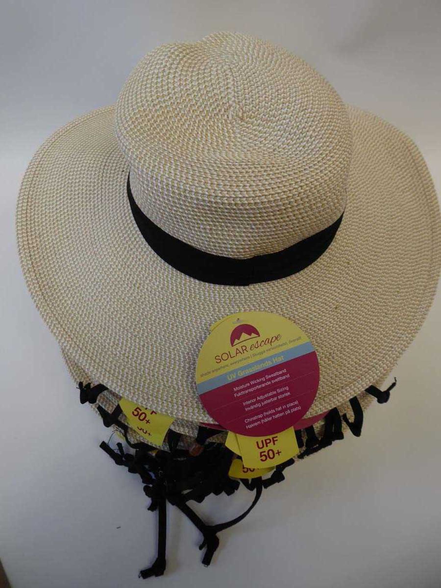 +VAT Approx. 20 Solar Escape UV grasslands hats