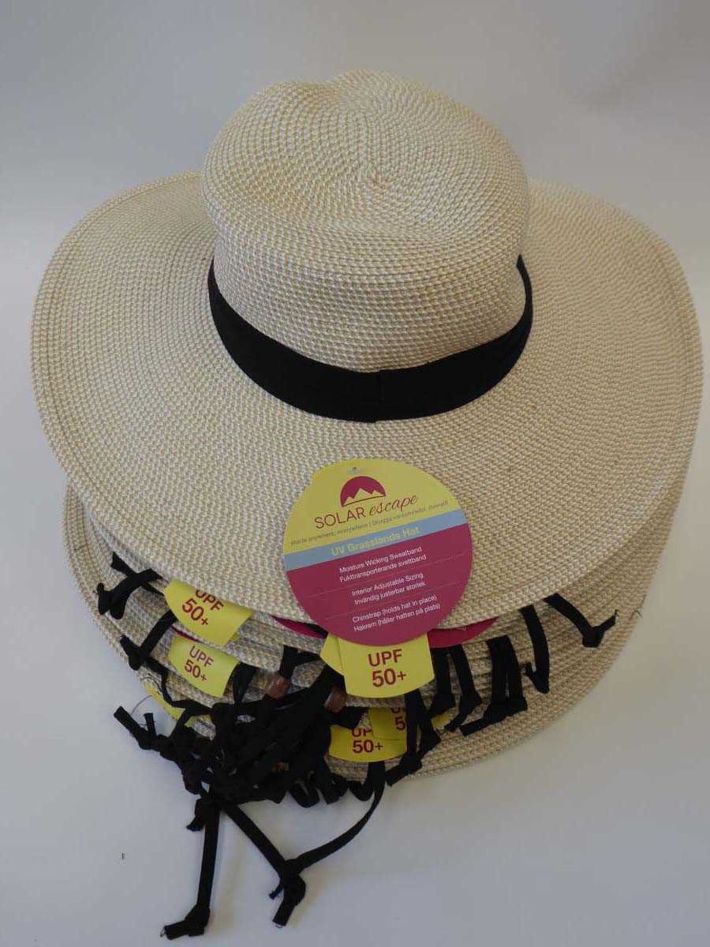 +VAT Approx. 20 Solar Escape UV grasslands hats