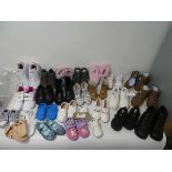 25 x pairs of kids/junior shoes of various styles and sizes, includes- Adidas, Nike, Crocs