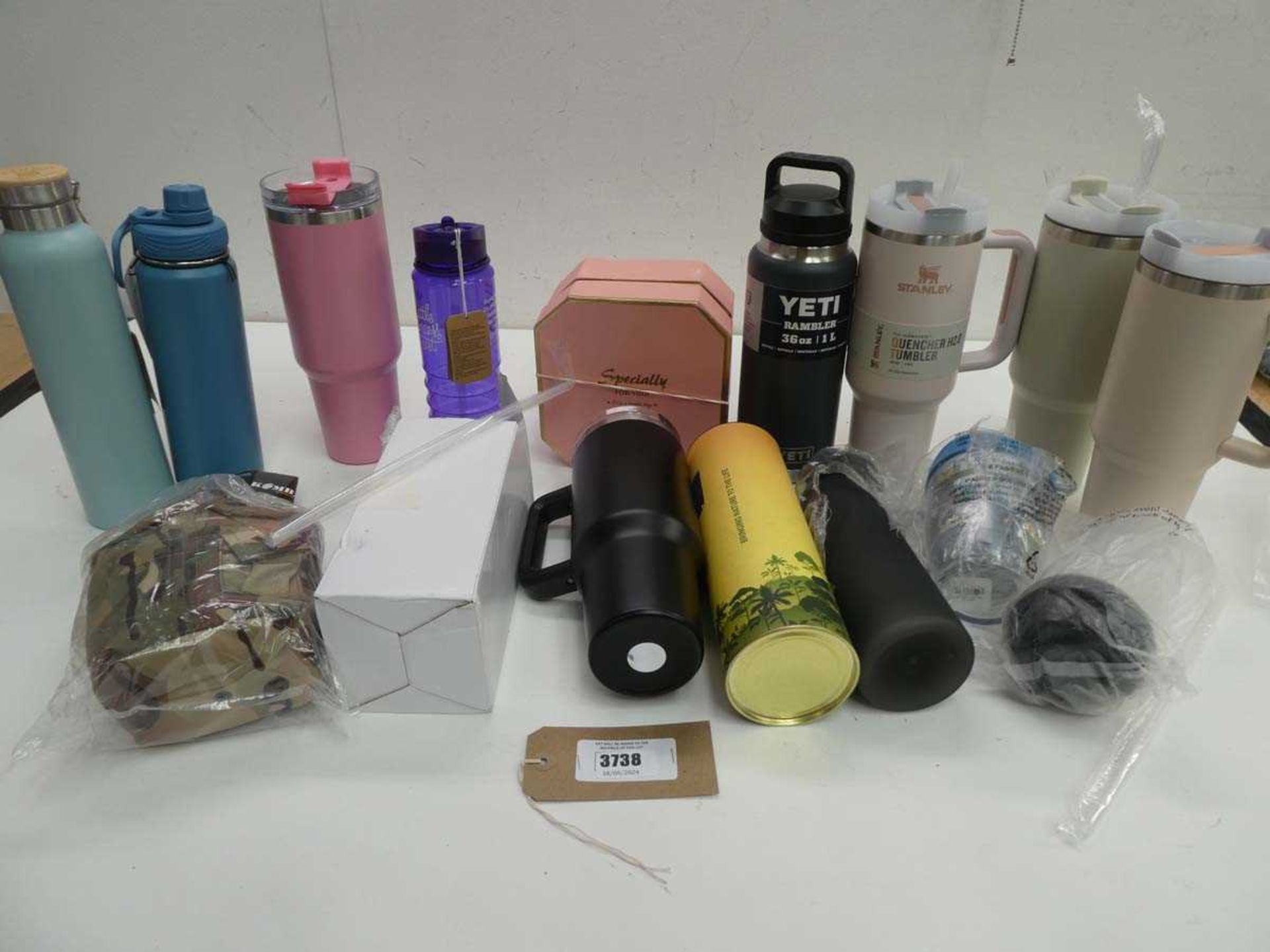 +VAT Selection of water bottles including Yeti & Stanley and coffee mug gift set