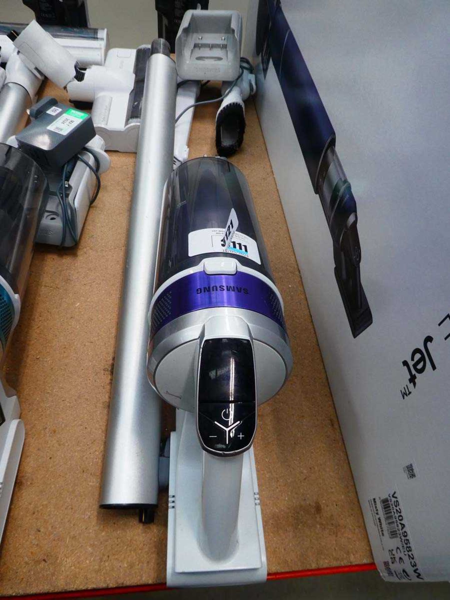 +VAT Samsung Jet 90 series cordless stick vacuum with pole, head, attachment, charger and battery