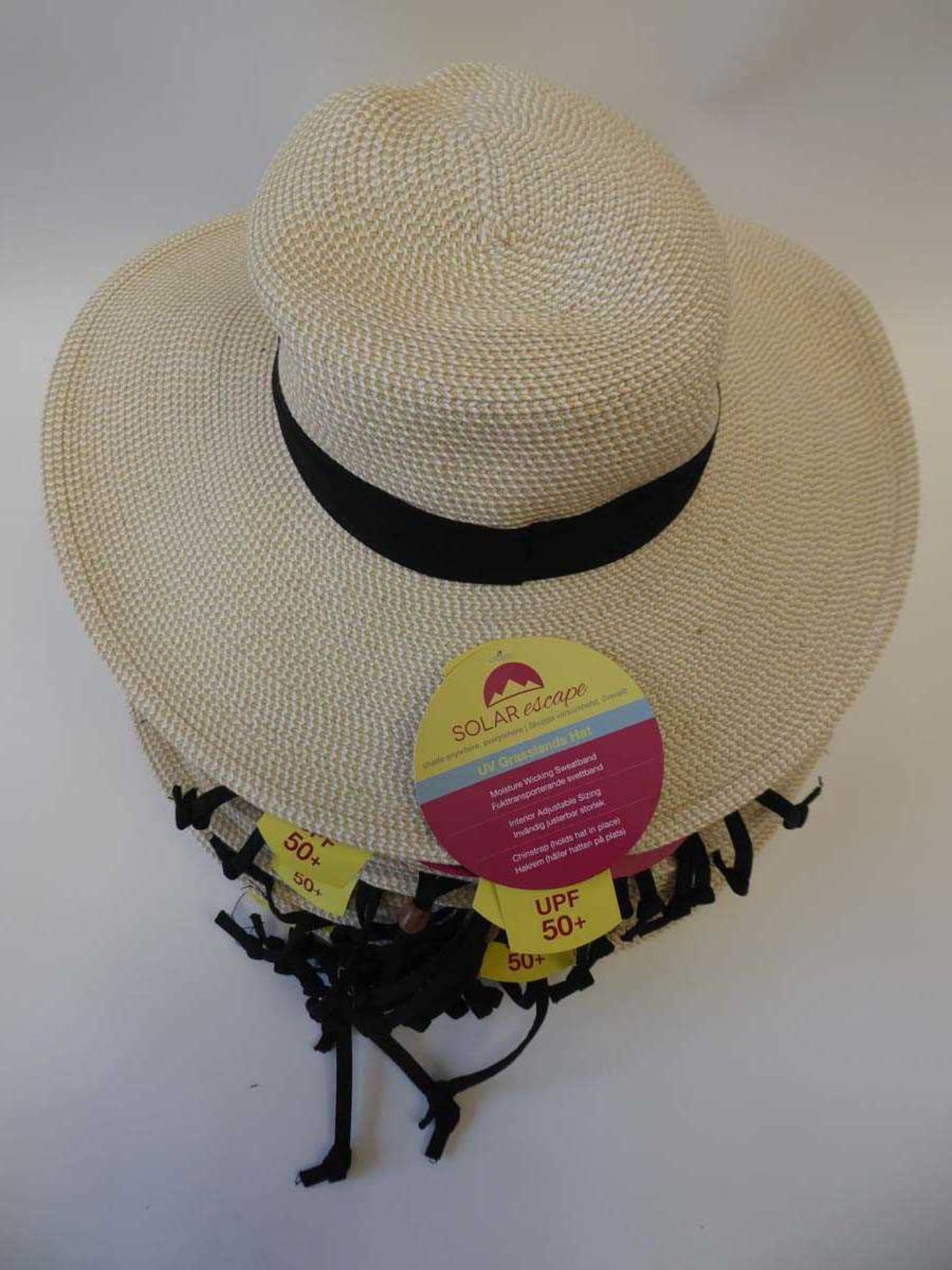 +VAT Approx. 20 Solar Escape UV grasslands hats