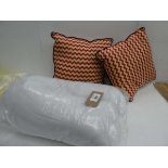 +VAT 2 scatter cushions and support pillow