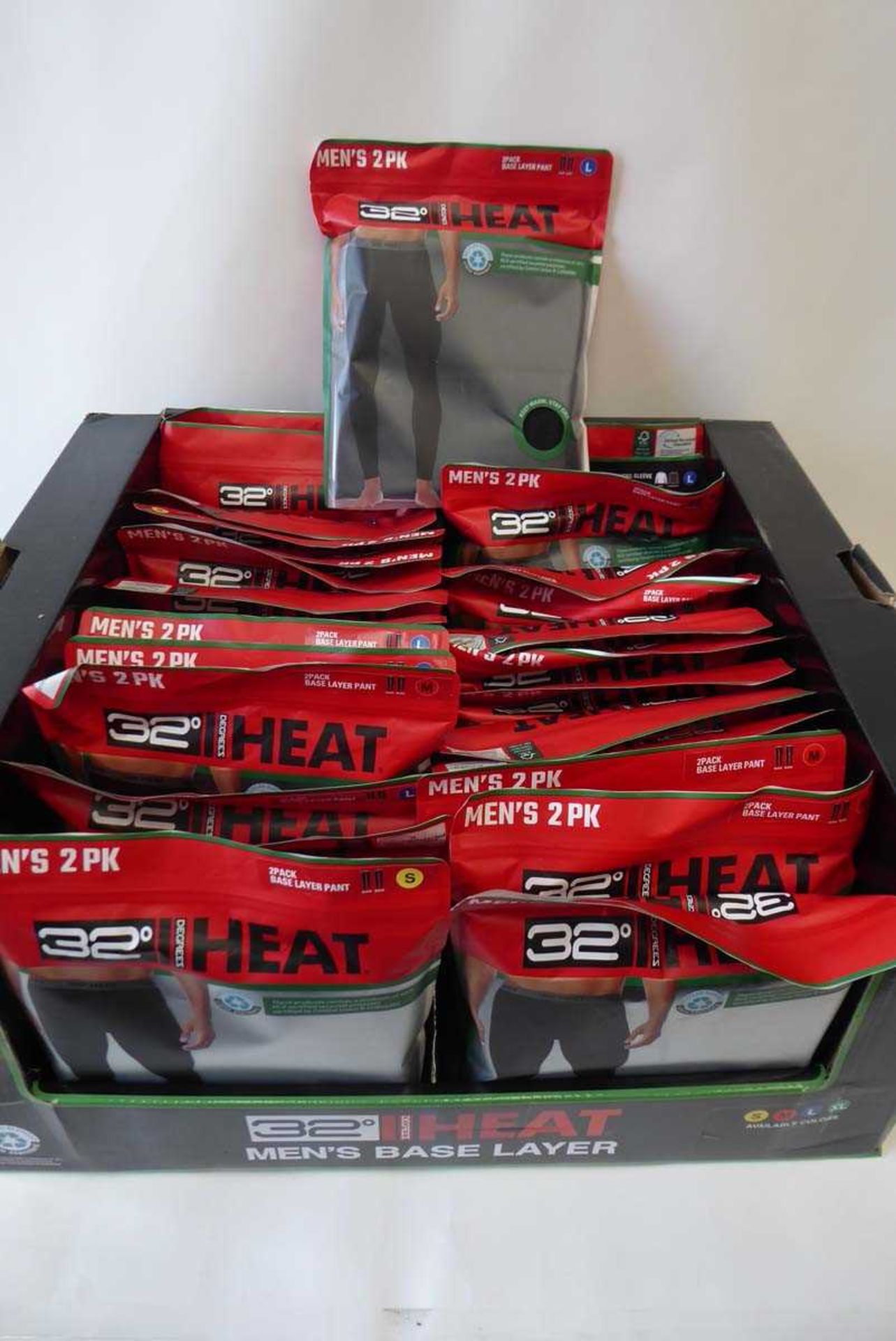 +VAT Approx. 32 packs of mens 32 Degree Heat thermal ware including bottoms and tops