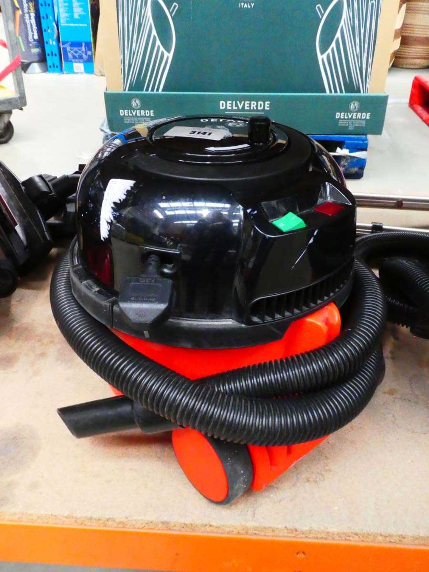 +VAT Henry micro vacuum cleaner including pipe and pole