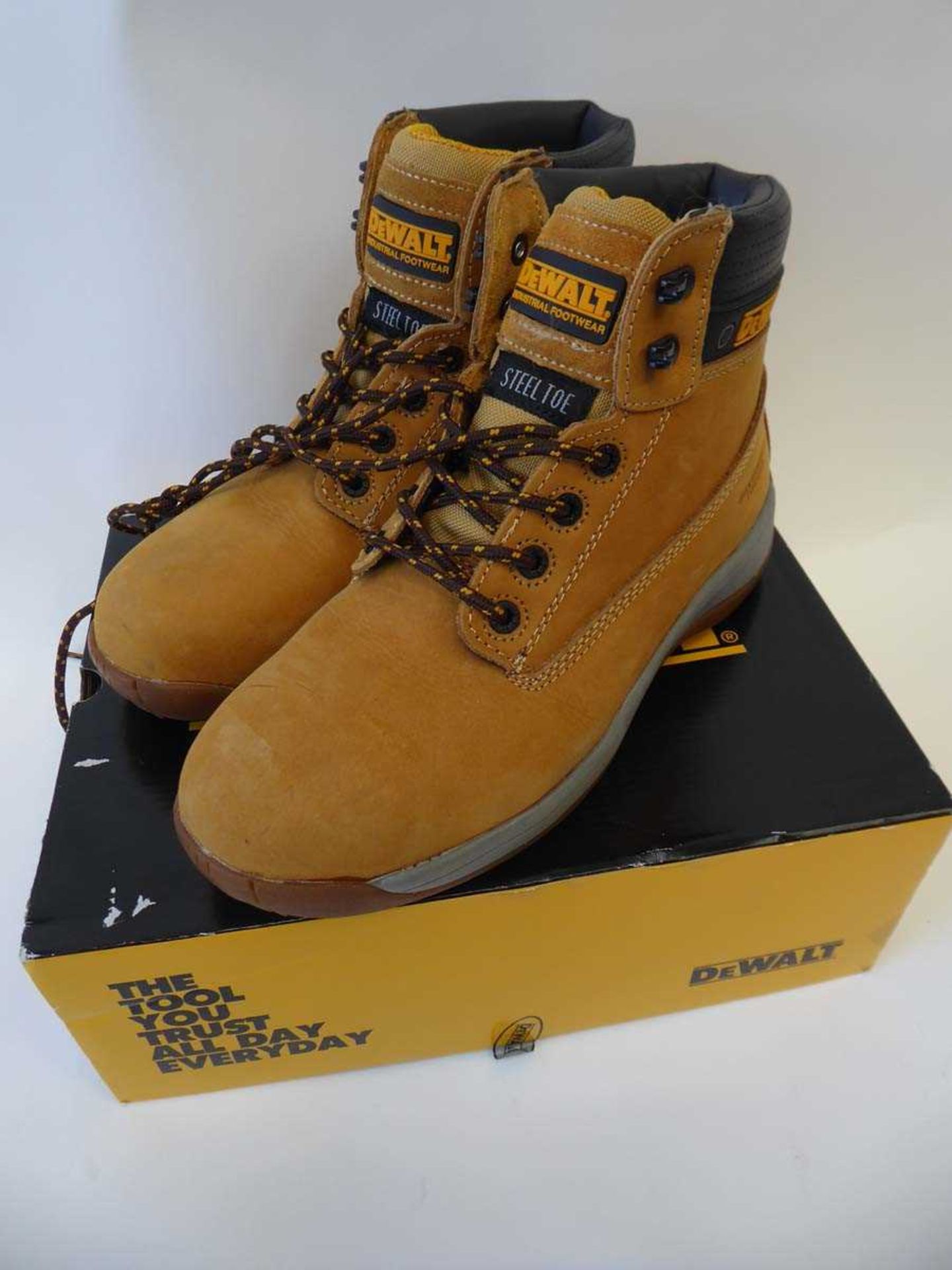 1 pair of men's DeWalt Industrial Footwear steel toe cap boots in UK 8