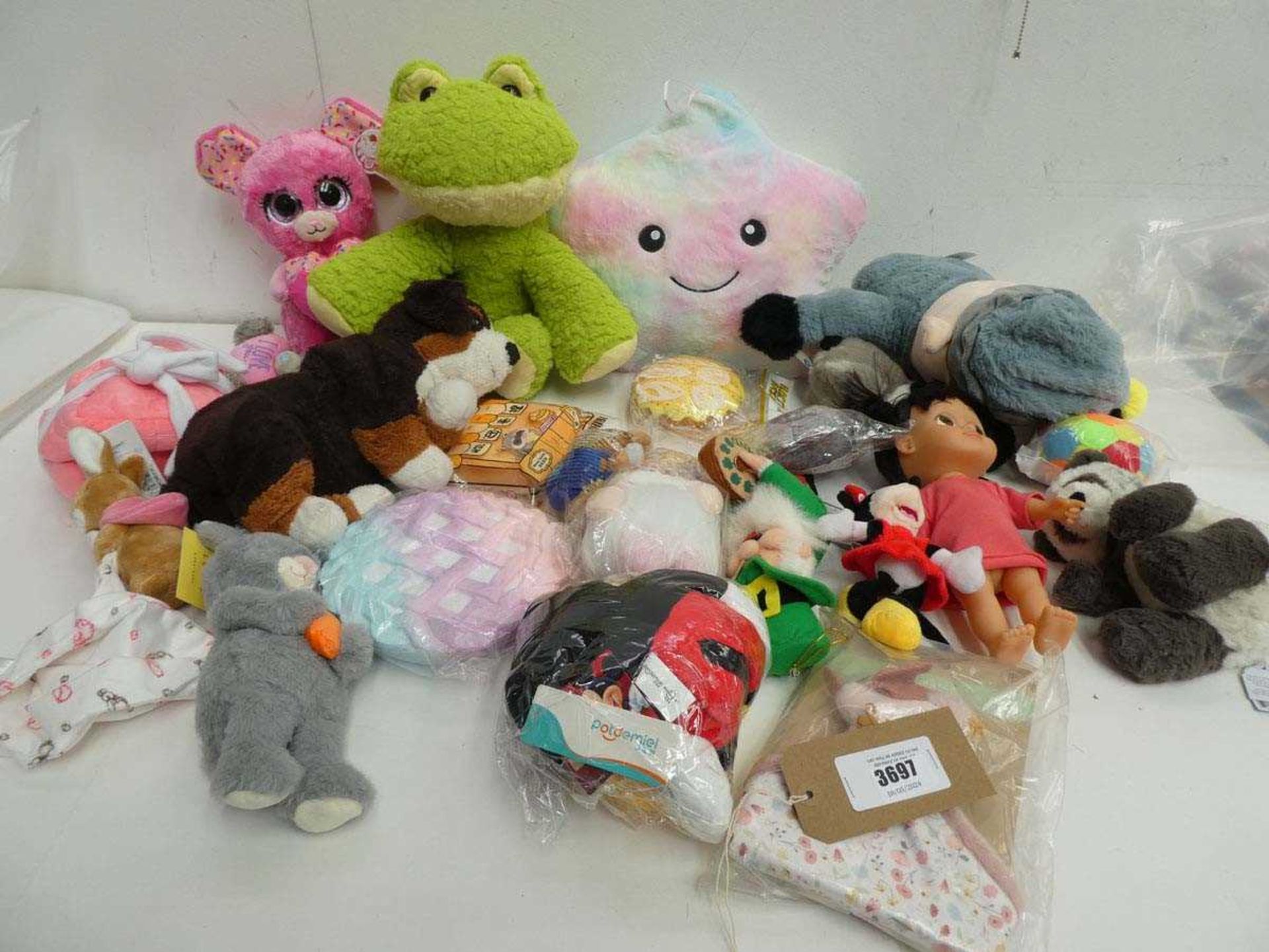 +VAT Selection of soft toys