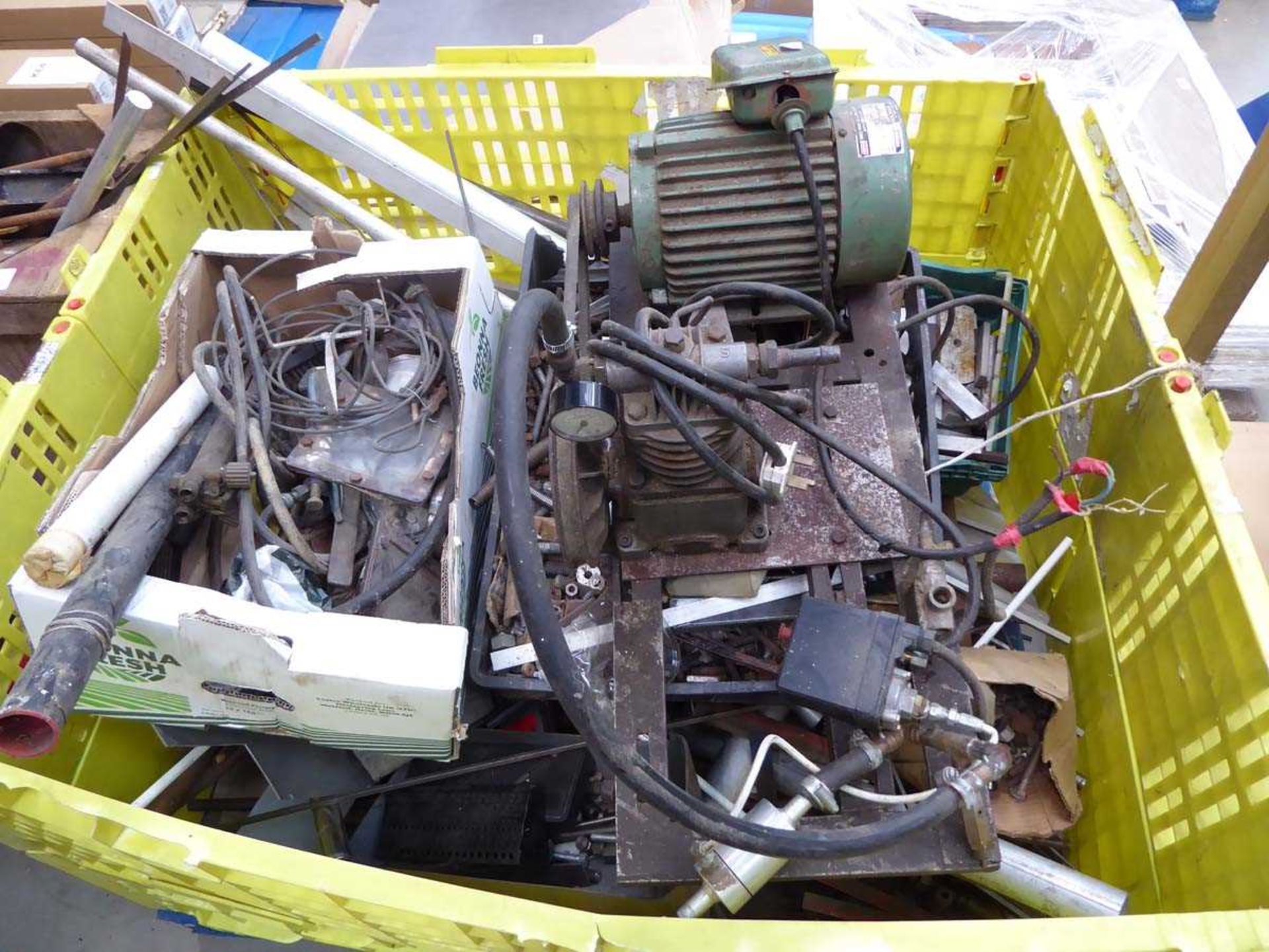 2 pallets containing large qty of assorted metal offcuts and tooling - Image 2 of 3