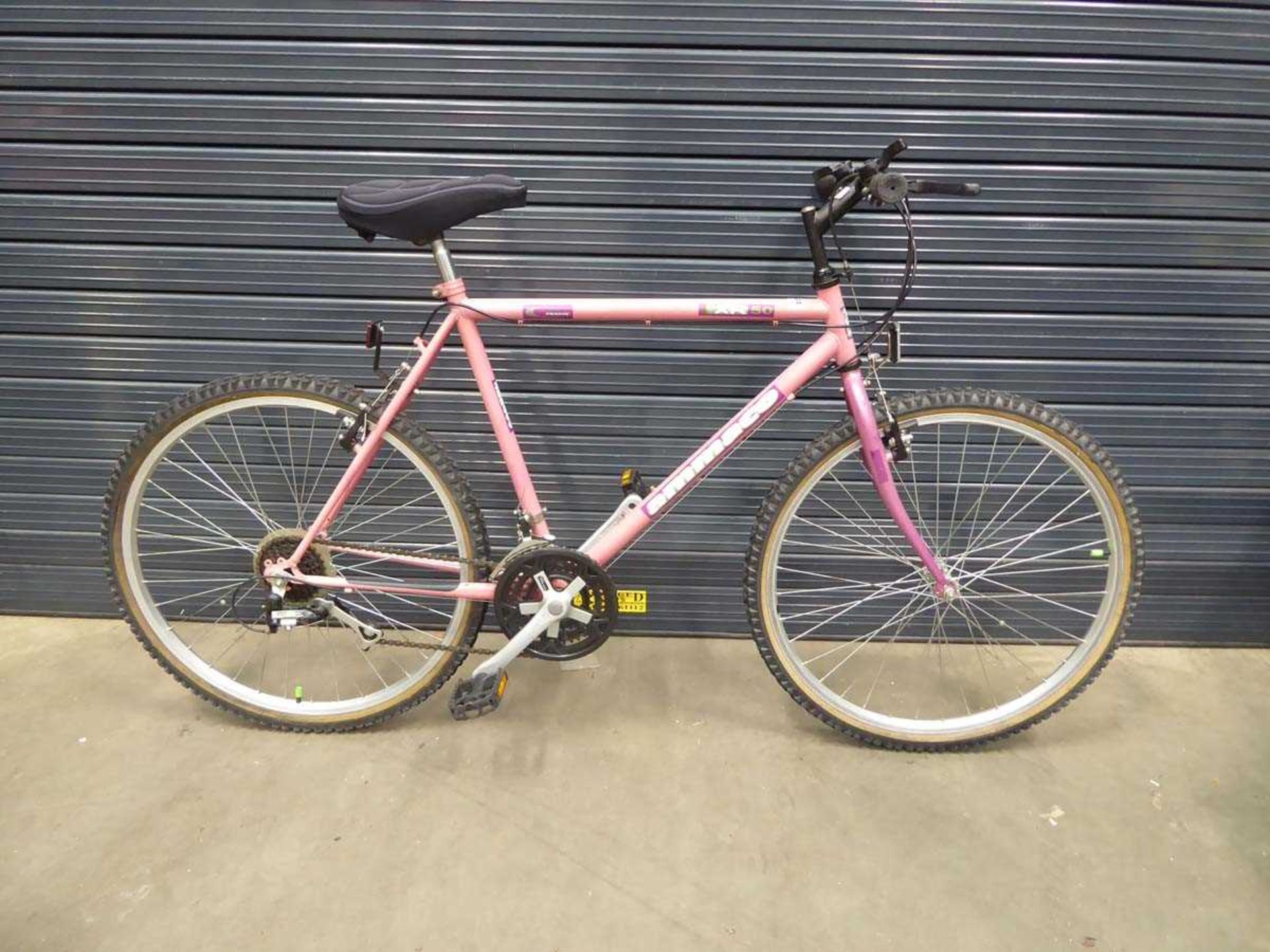 Amaco pink mountain bike