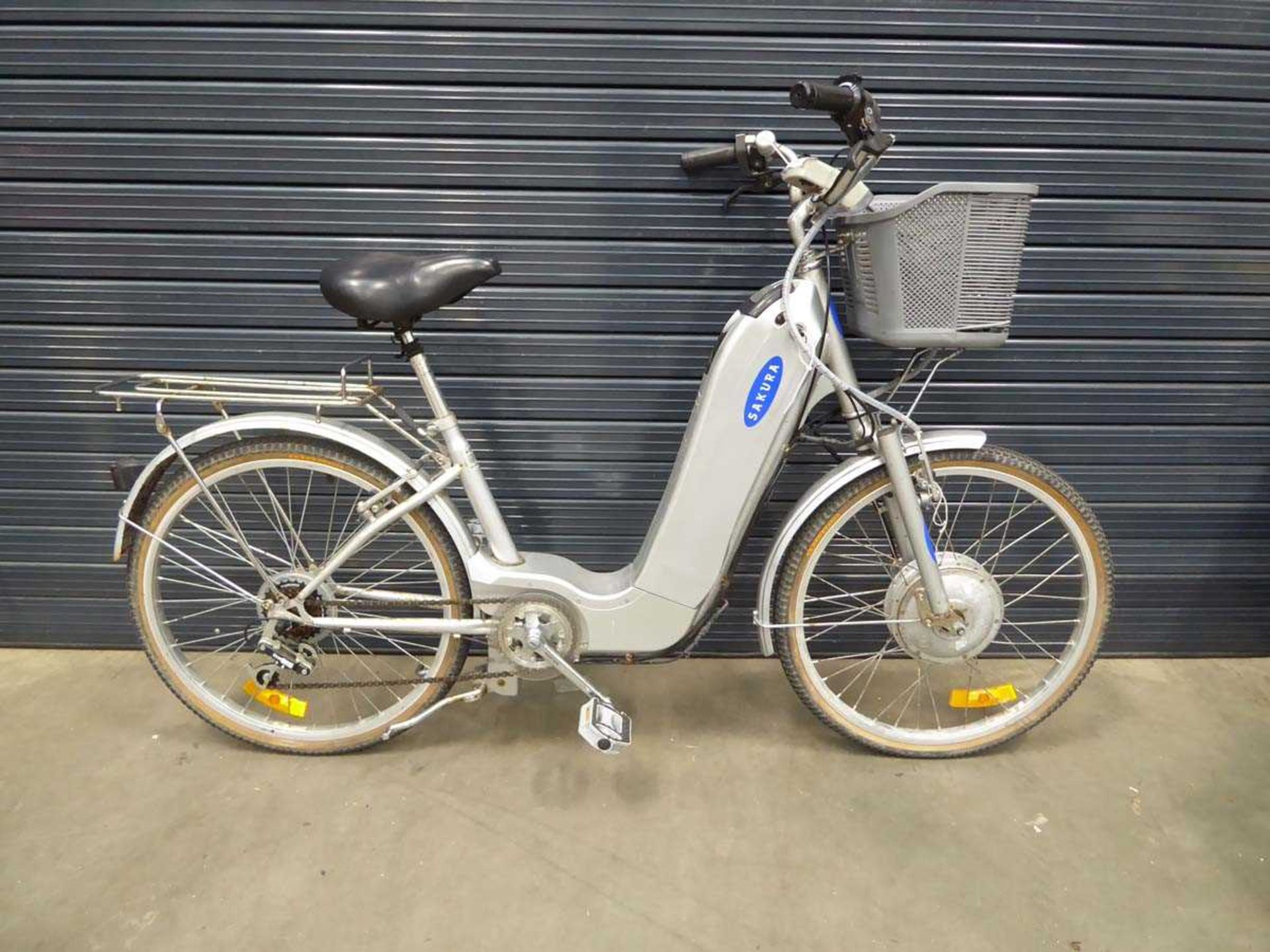 Sakura electric bike with charger