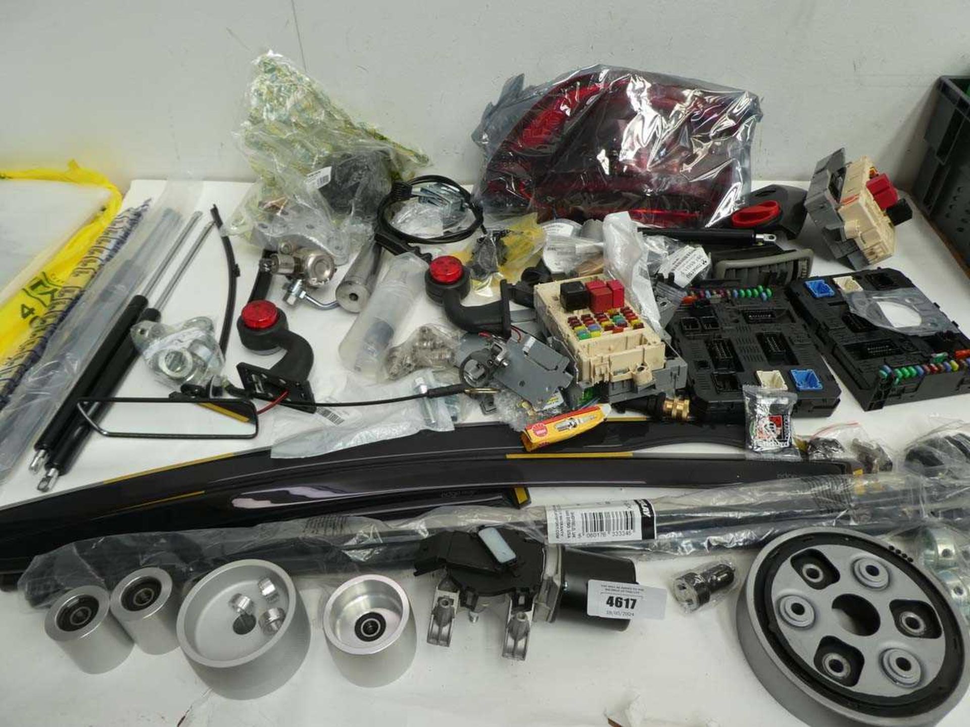 +VAT Large box of car spares including wiper link, engine mount, fuse boards, wheel bolts, bearings,