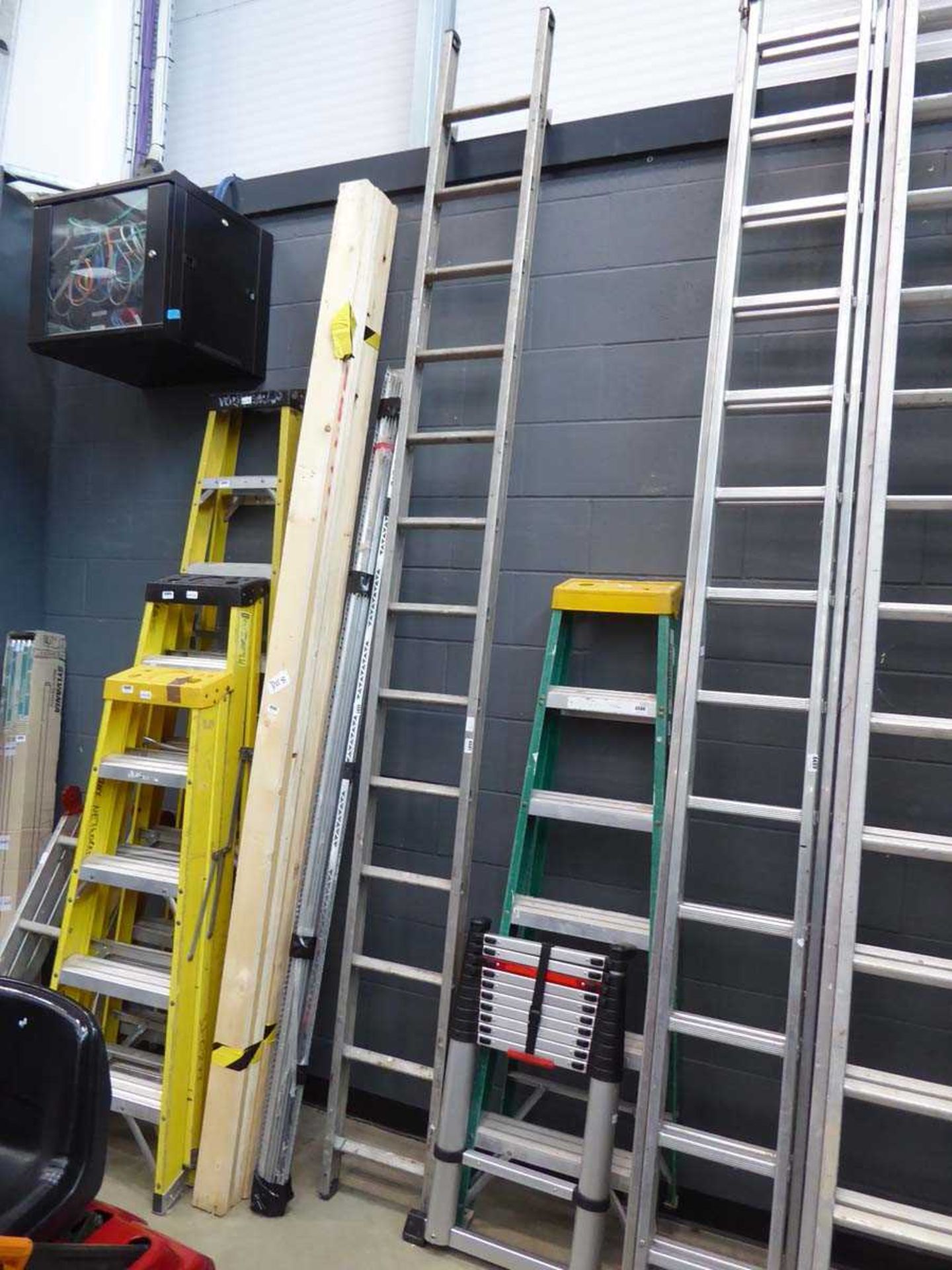 Single section ladder