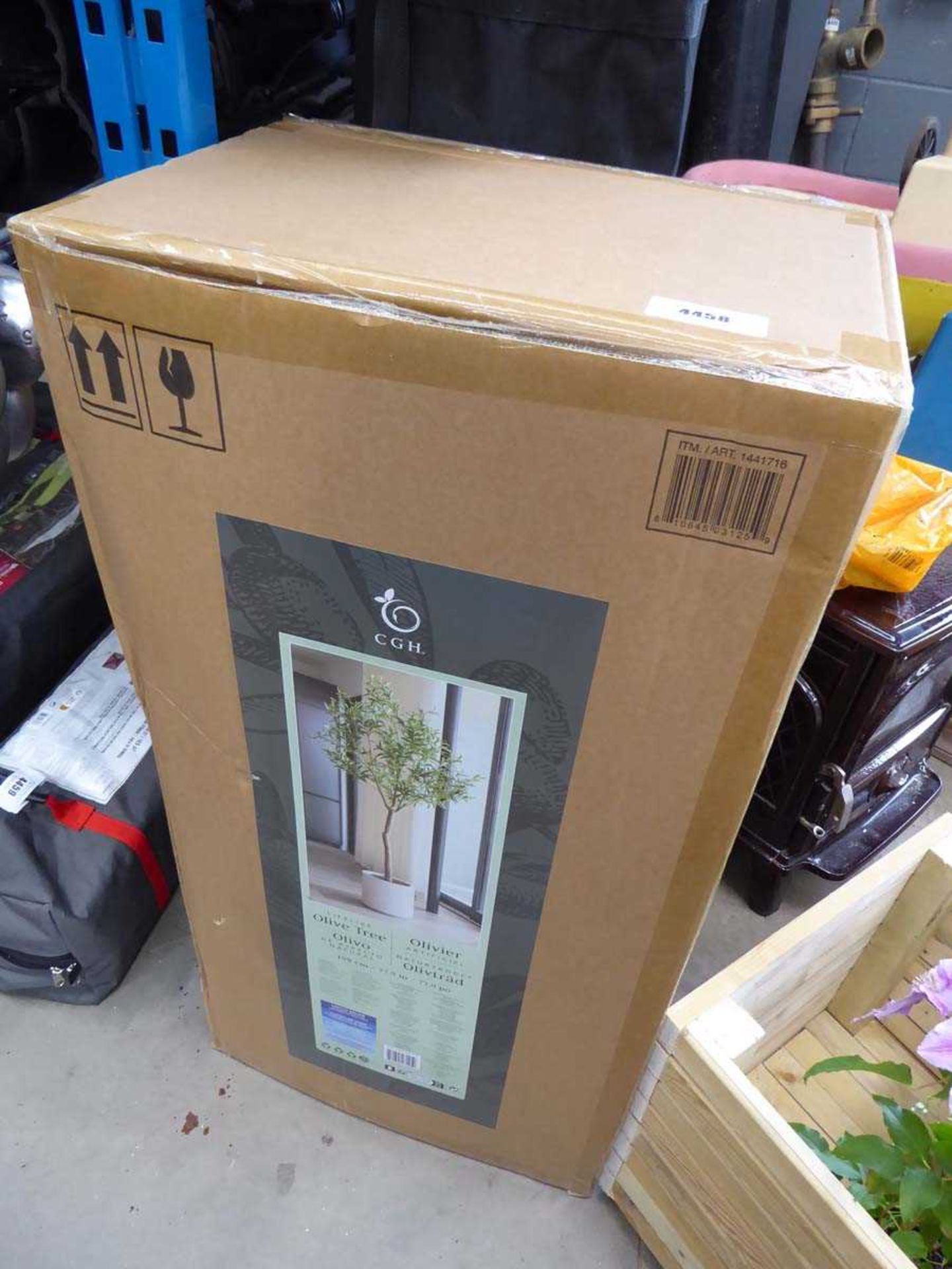 +VAT Artificial boxed olive tree