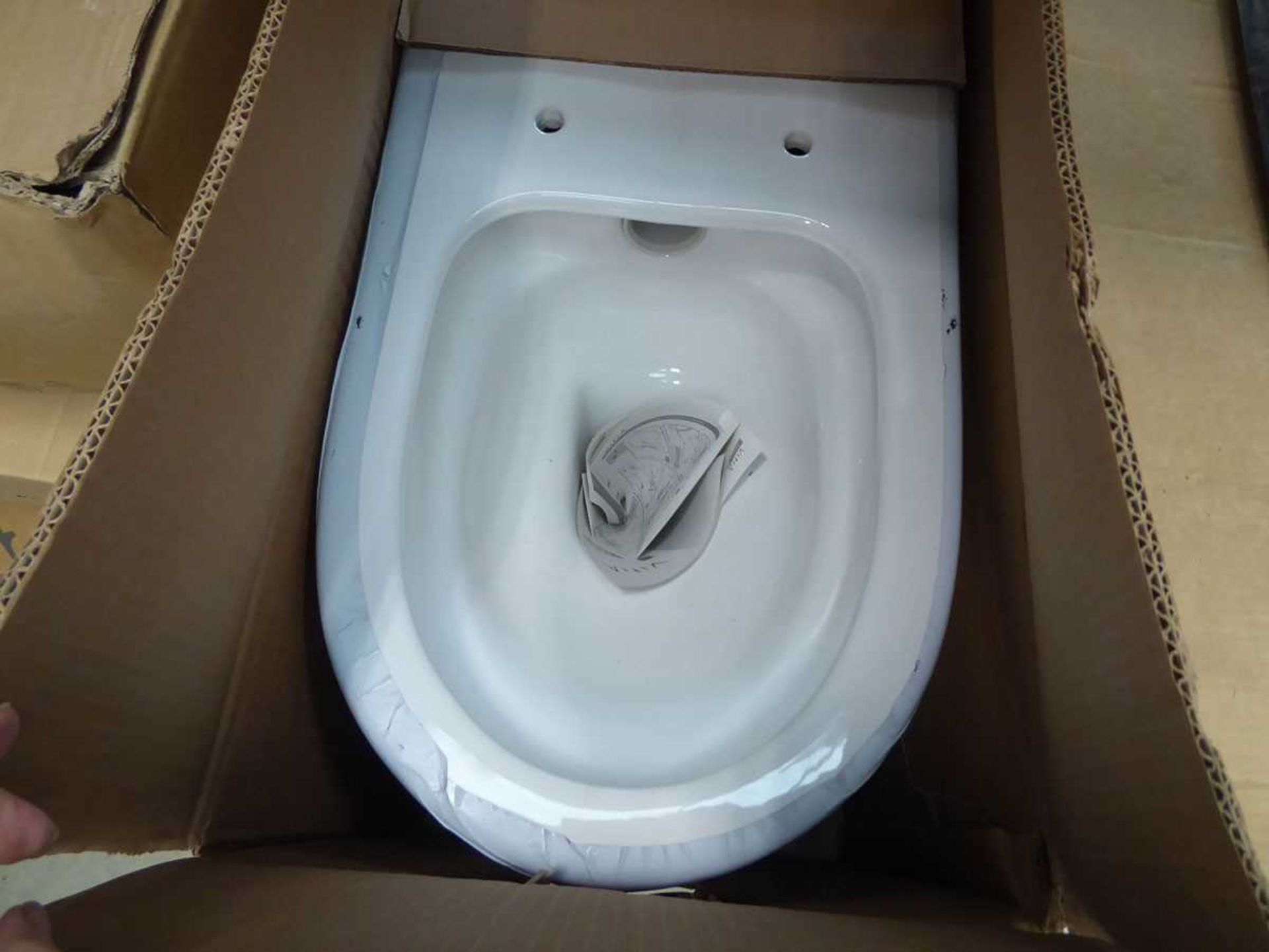 3 toilet pans, no cisterns - Image 2 of 2