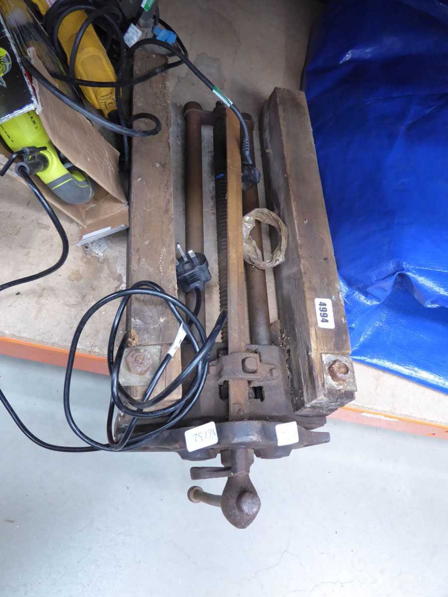 Large woodworking vice