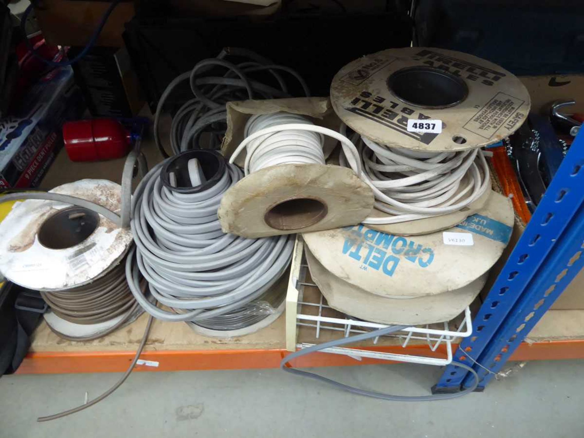 Qty of assorted cable