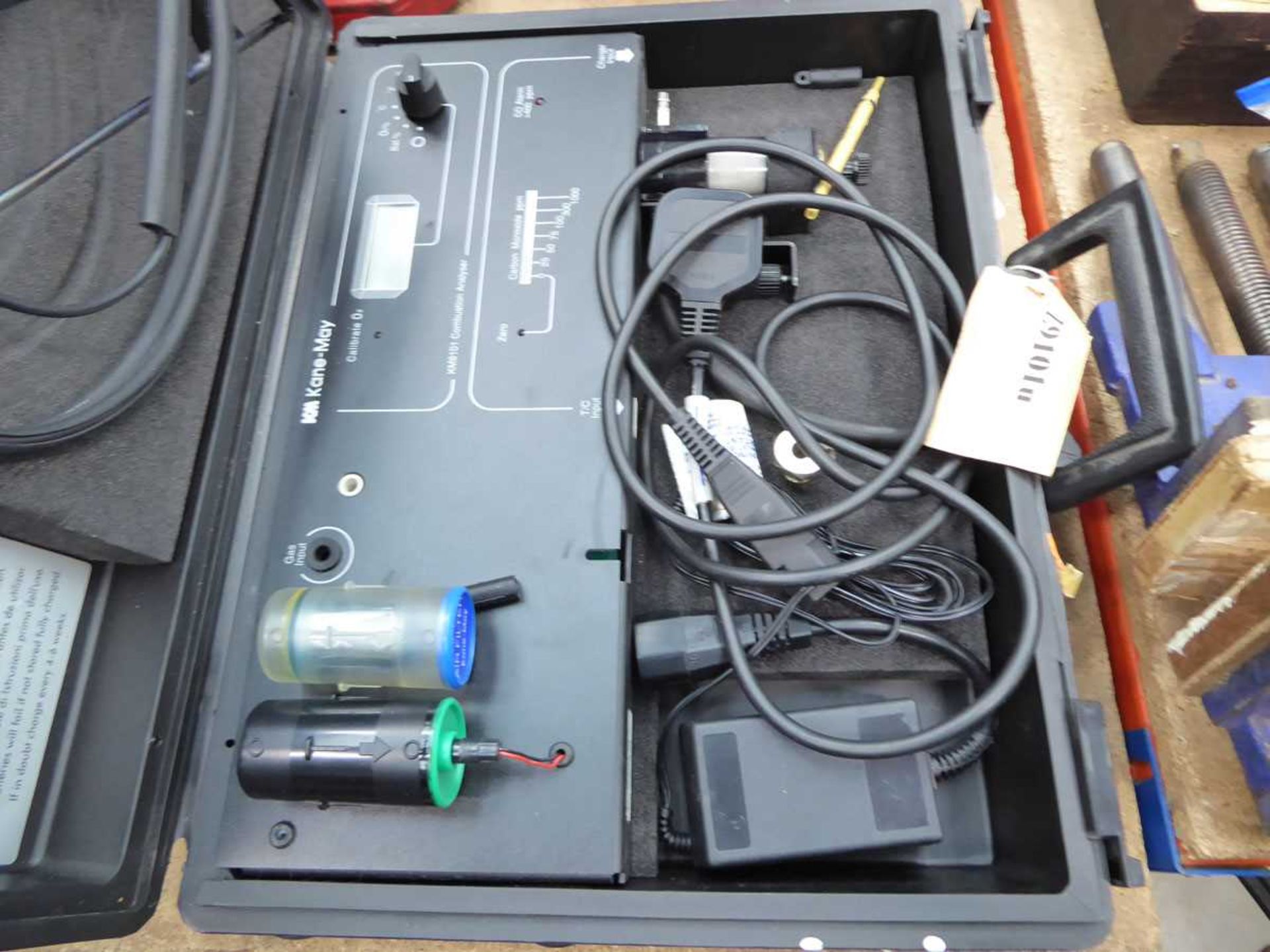 Combustion analyser - Image 2 of 4