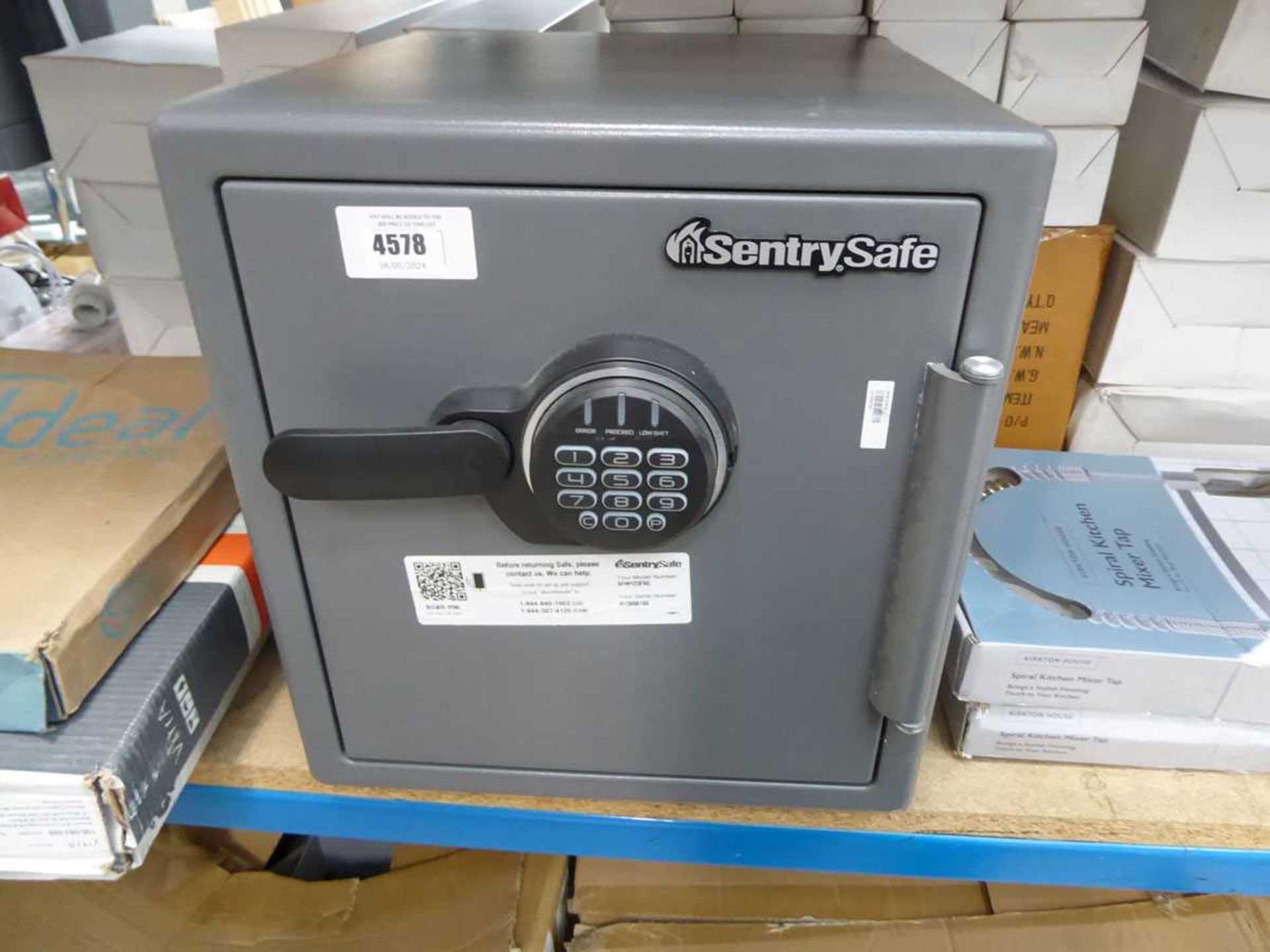 +VAT Sentry safe, no key/combo