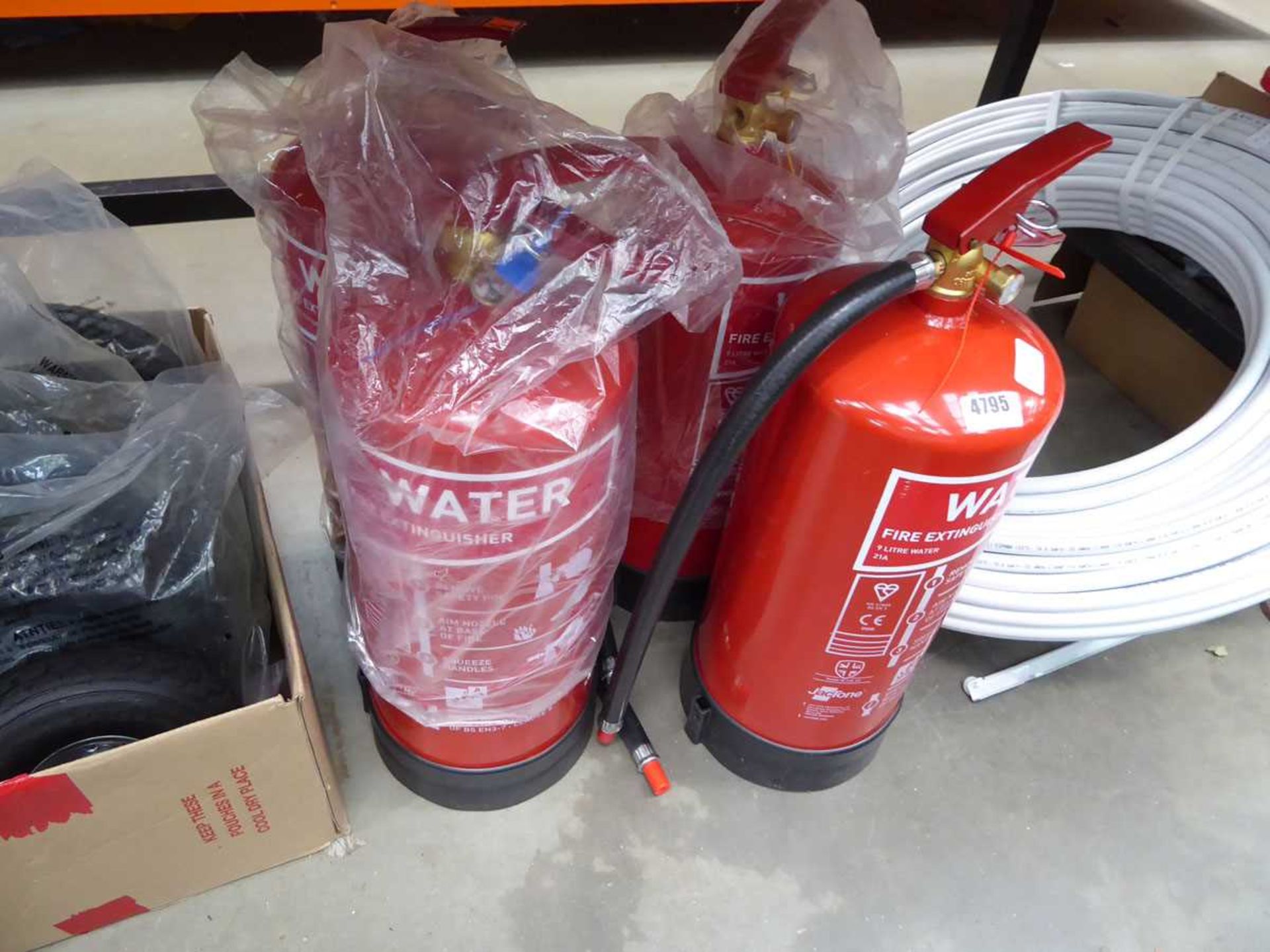 +VAT 4 x water fire extinguishers