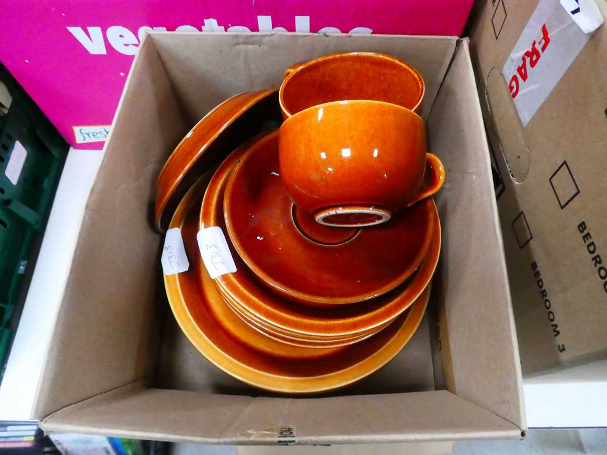 Box of Wattisfield Ware mugs, plates and saucers