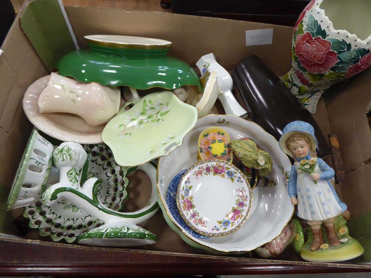 Box of household items to include vases, bowls, trinket trays, and figurines