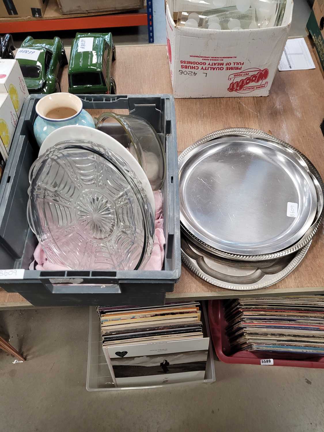 Three boxes to include glassware, grapefruit dishes.shells and plated trays - Image 3 of 4