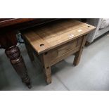 Mexican pine occasional table