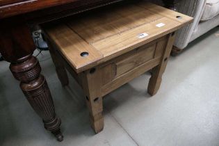 Mexican pine occasional table