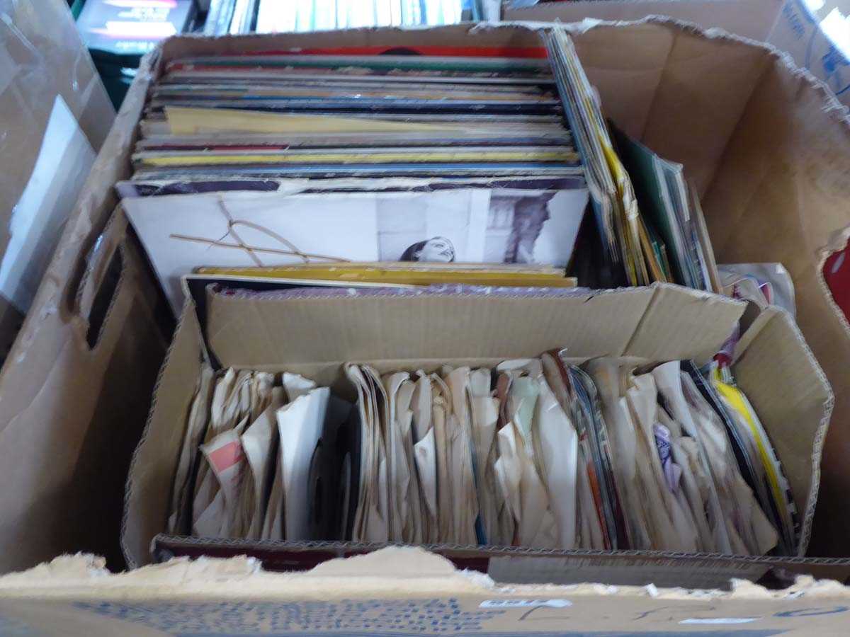 Quantity of 7" singles and LPs