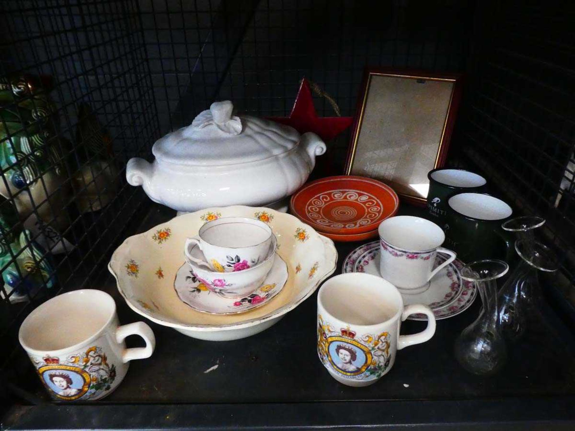 3 cages containing Royal Albert Old Country Roses, Japanese style tea set etc - Image 3 of 4