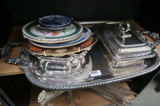 Large white metal salvor and quantity of plates