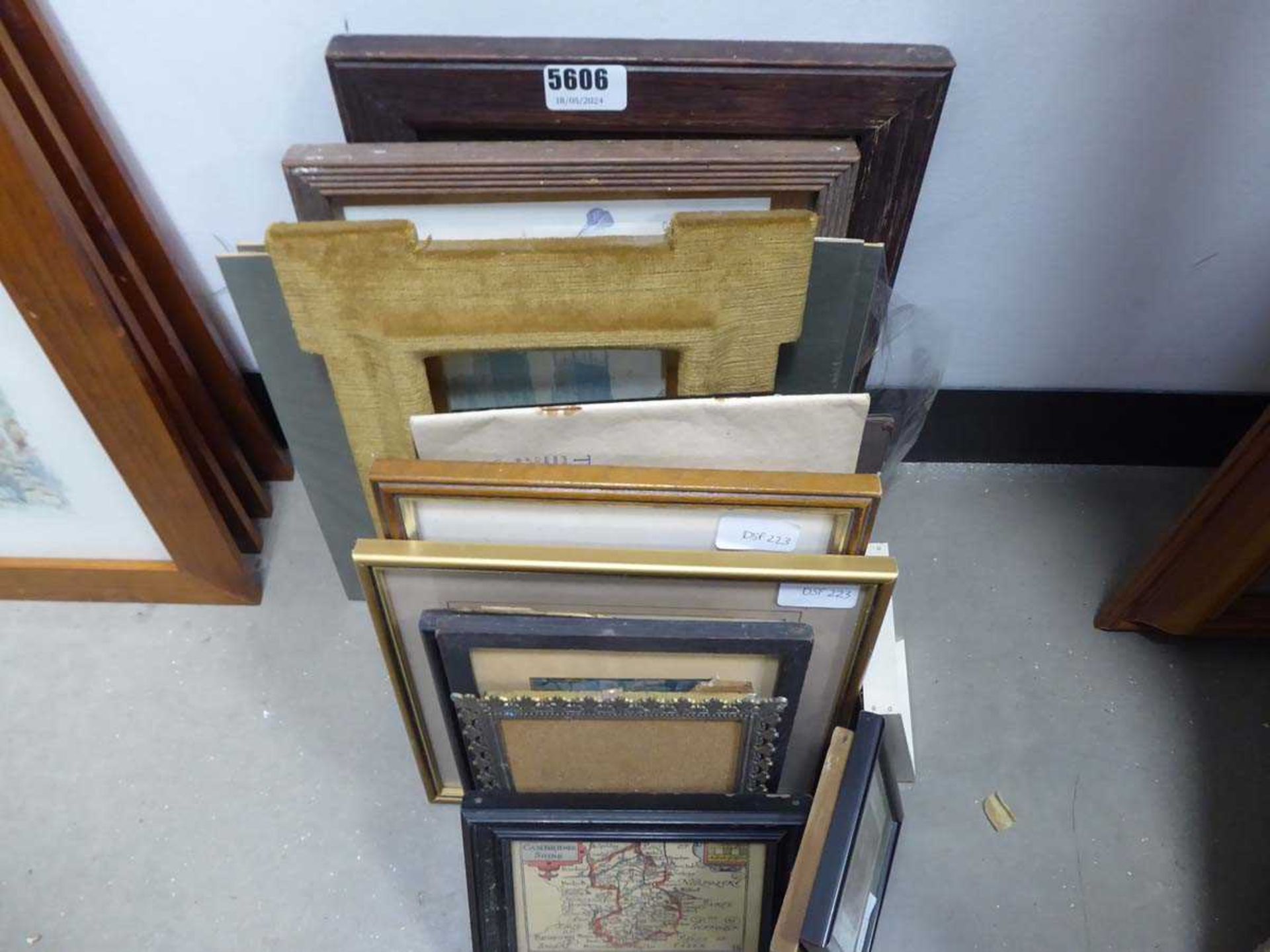 Qty of pictures and picture frames