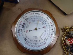 Circular barometer