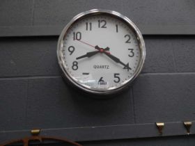 Quartz wall clock