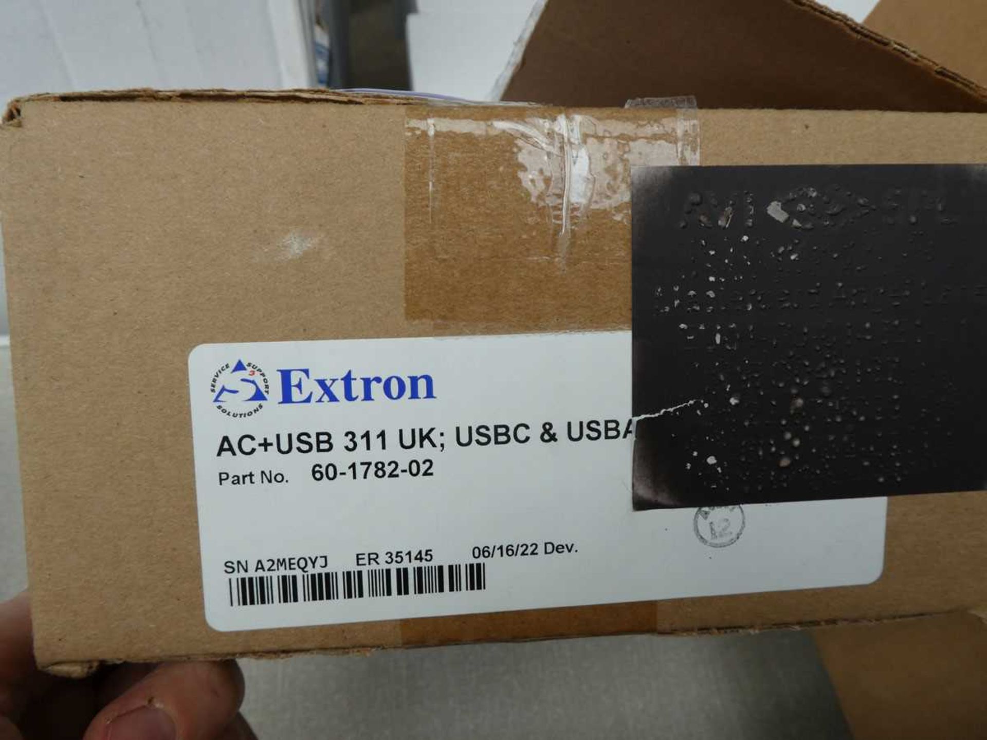 +VAT 3 boxes including 1 Extron AC+USB 311UK power module for cable cubby and 2 Extron TMK 120R - Bild 3 aus 3