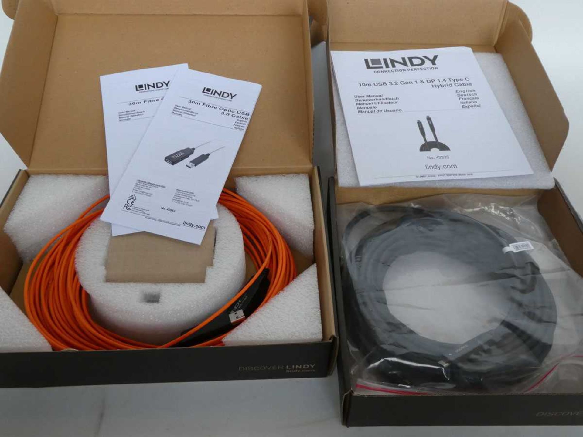 +VAT 2x Boxed Lindy cables, 1x USB 3.0 active optical cable 30m, and 1x 10m USB 3.2 and DP 1.4