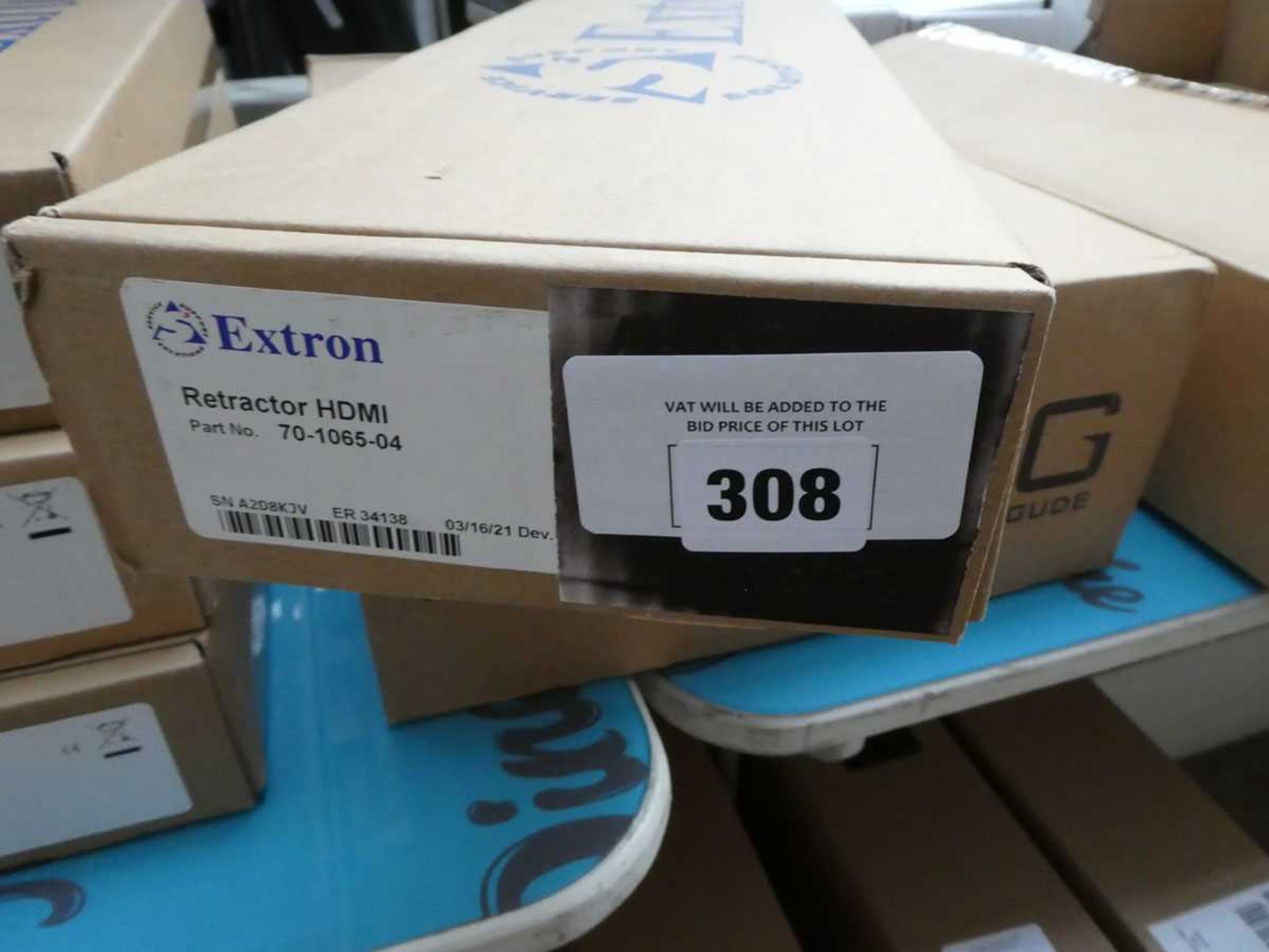 +VAT 4x Extron Cable Retractor HDMI 70-1065-04