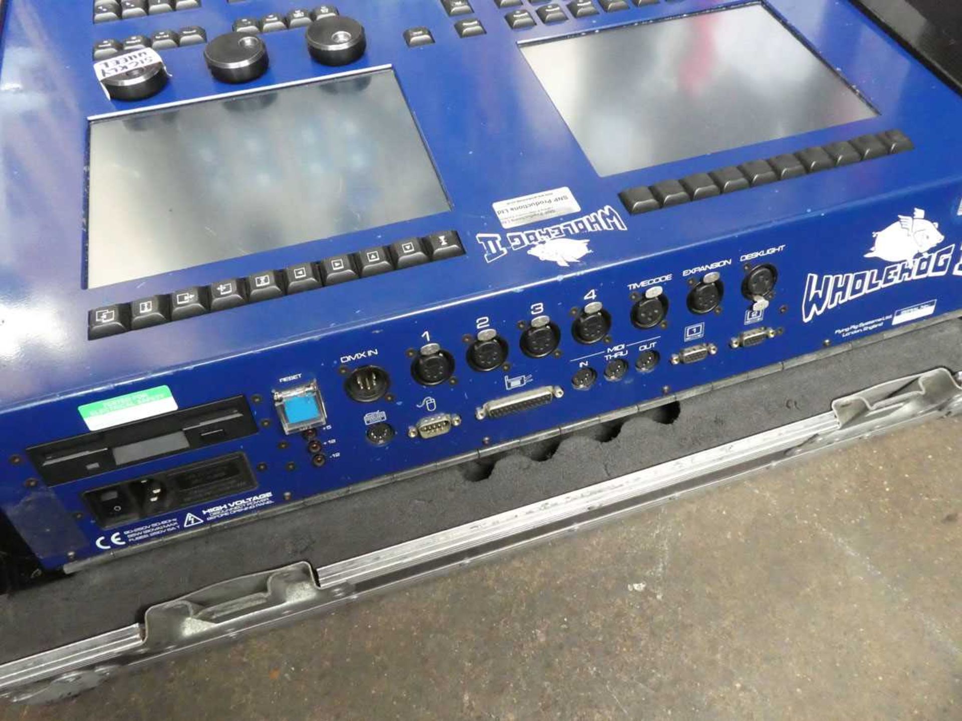 +VAT Hog II DMX Lighting Console with 4x DMX outputs on rear panel, Timecode, MIDI, 1x desklights, - Image 3 of 5