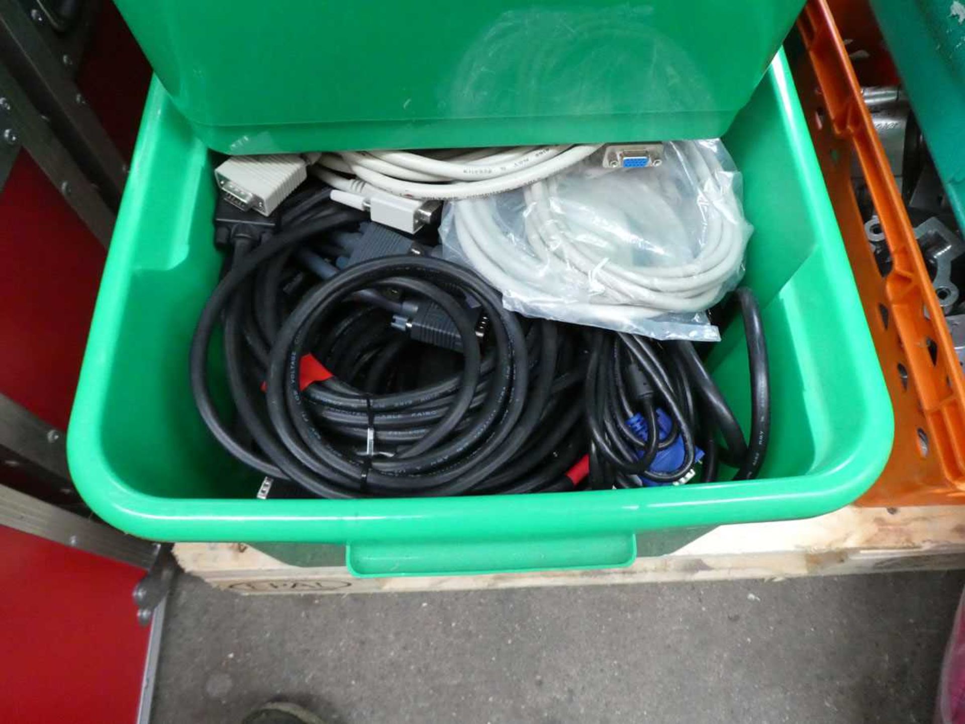 +VAT 2 green trays of various cables - Bild 2 aus 2