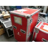 +VAT Large wheel Shock mounted flight case in red, size approx. 910x585x1305mm, foamed to house