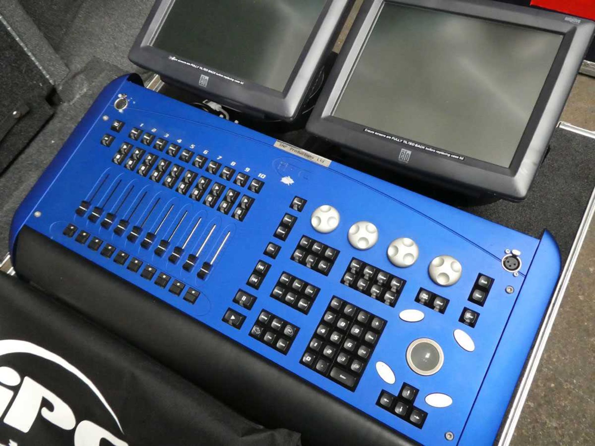 +VAT Hog iPC DMX Lighting Console with 4x DMX outputs on rear panel, Timecode, MIDI, 12x Artnet 2x