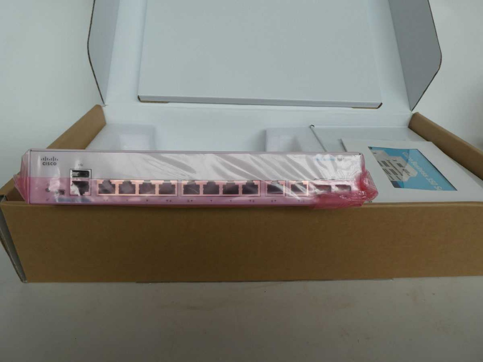 +VAT Cisco Business 350 Series switch in box with power supply