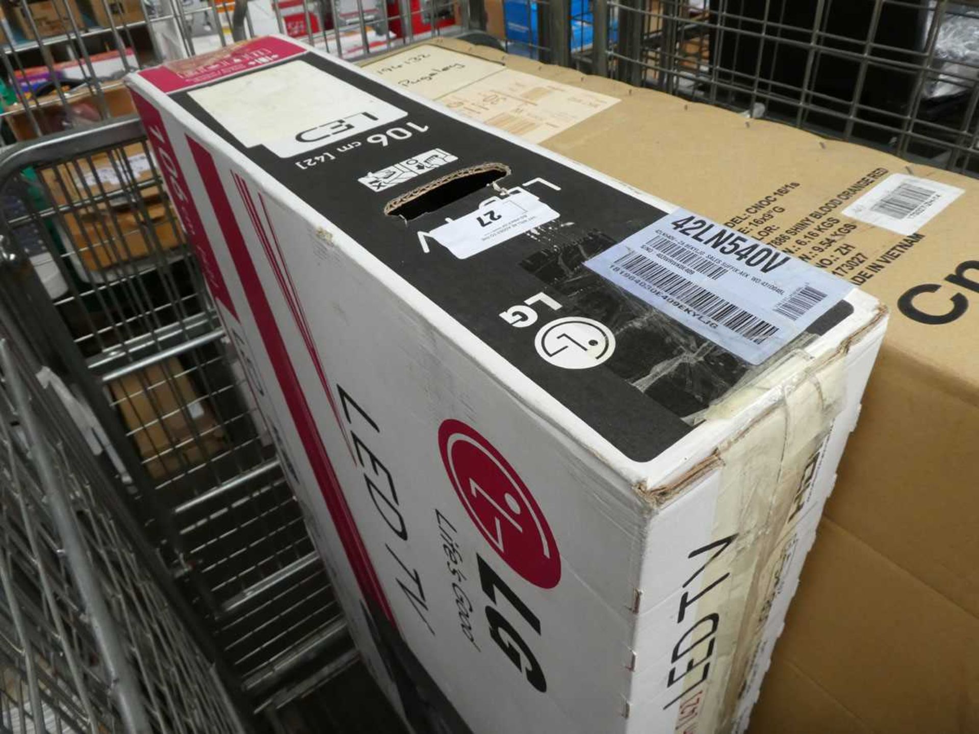 +VAT LG 42" LED TV with box, 42LN540V