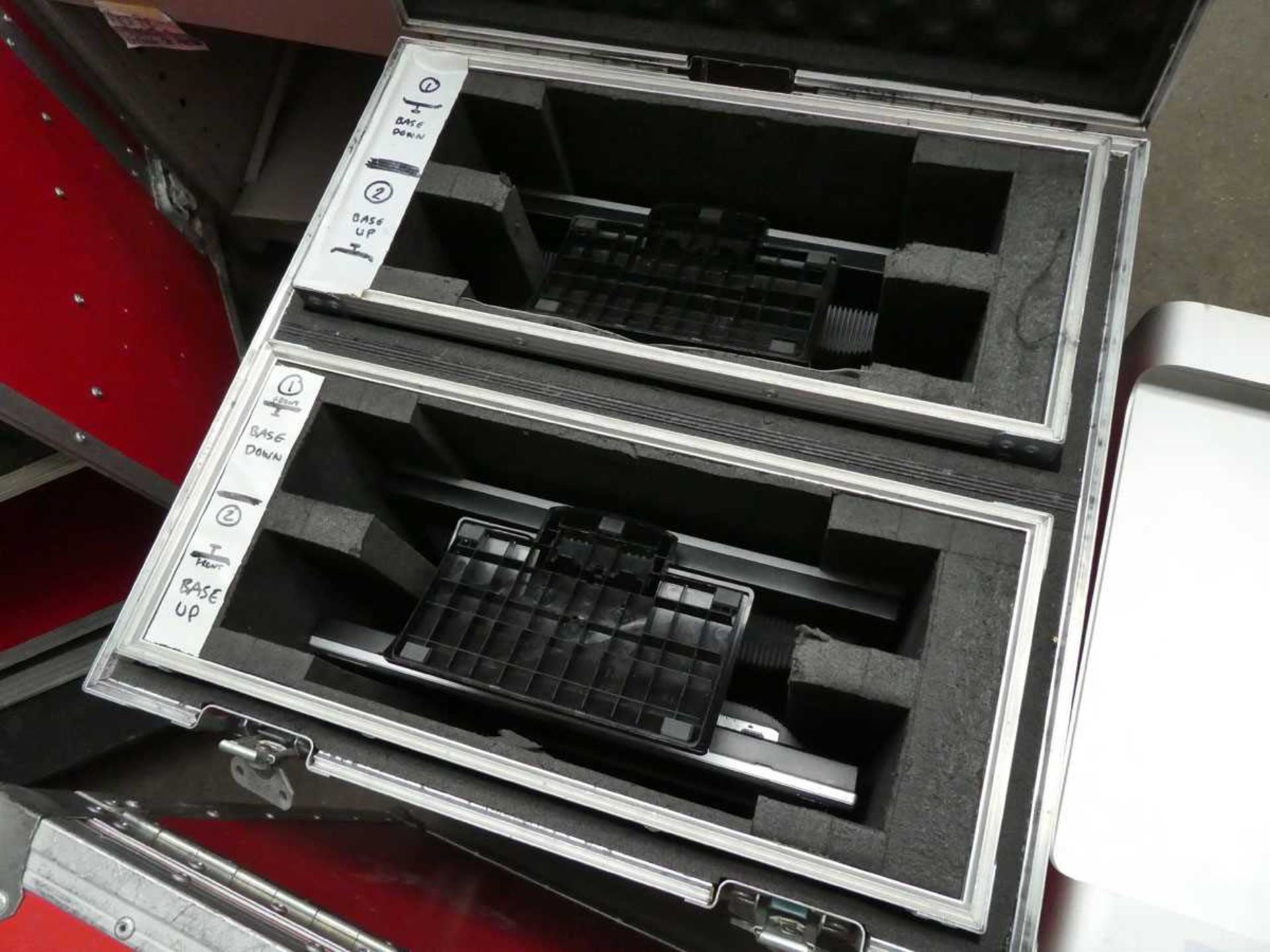 +VAT Red flight case cube on castors containing 4 BenQ 17" monitors - Image 3 of 3