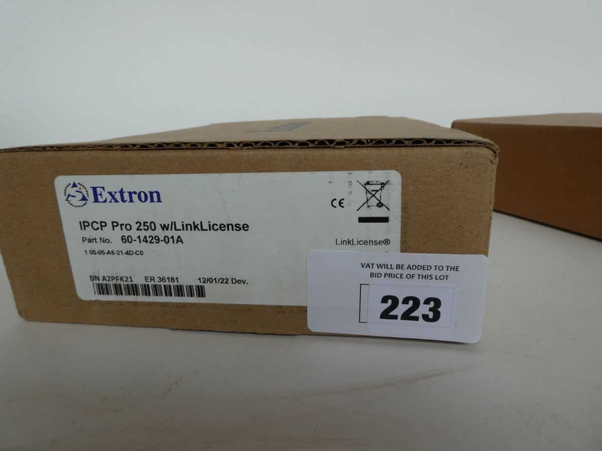+VAT Extron IPCP Pro Q XI Link control processor with box and power supply