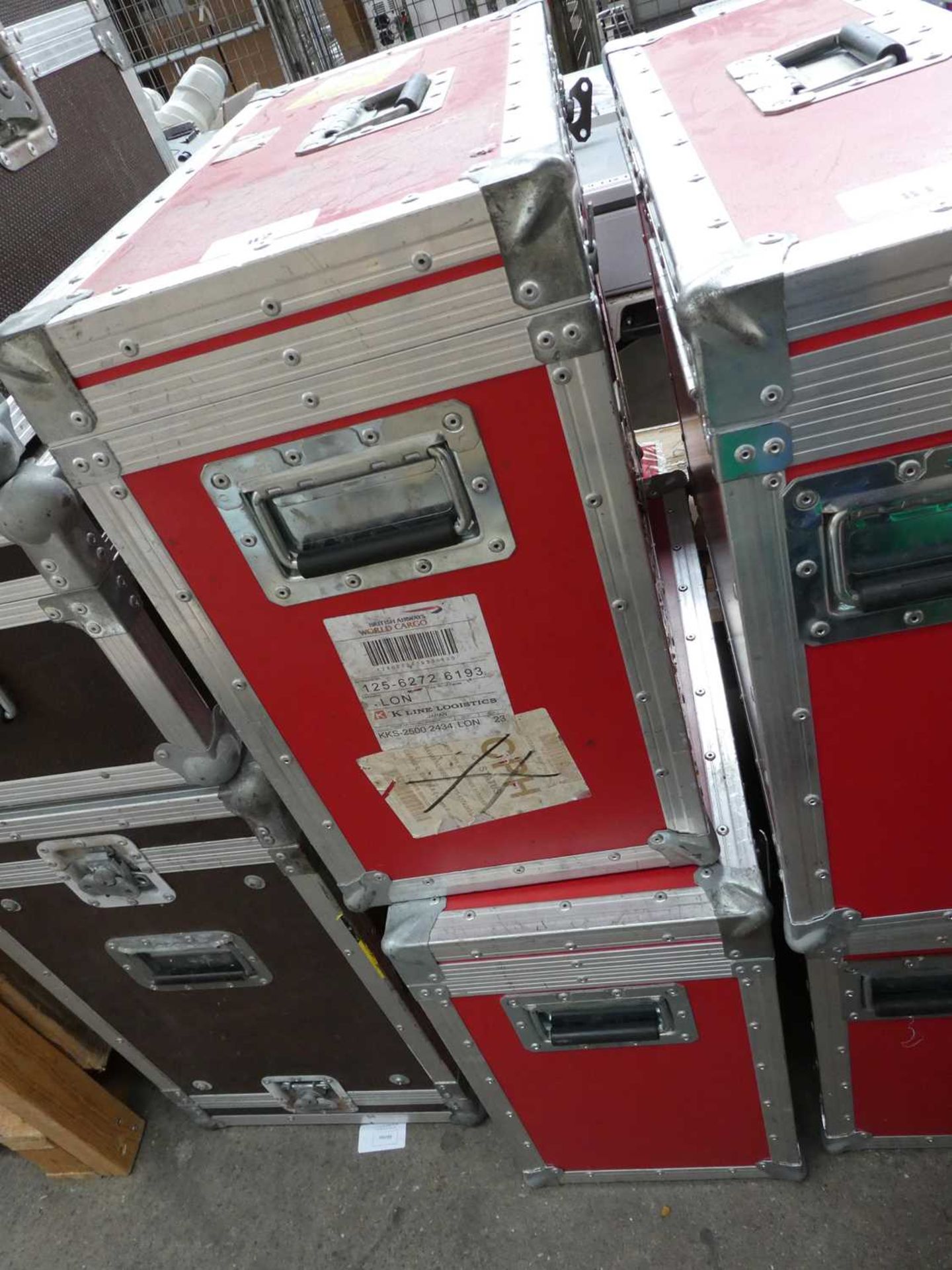 +VAT 2 top opening hinged padded flight cases in red each with a large monitor - Image 3 of 3