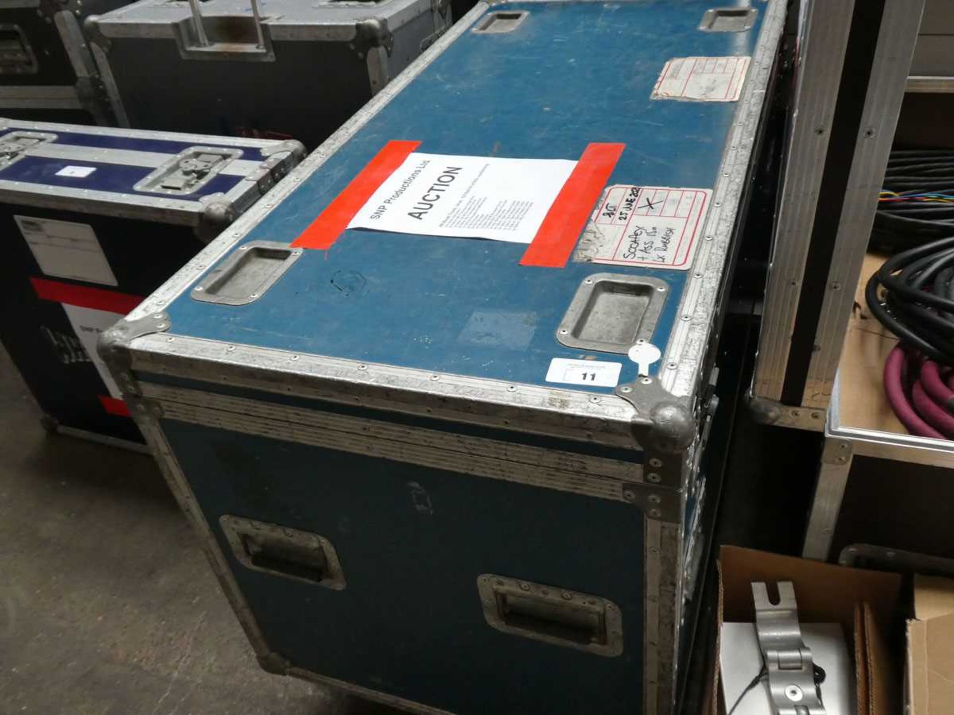 +VAT 4ft Road Trunk, blue, 1210x6101x765h containing: 10x 2way 15A Grelco 4x 6way 16A F Socapex - Bild 2 aus 5