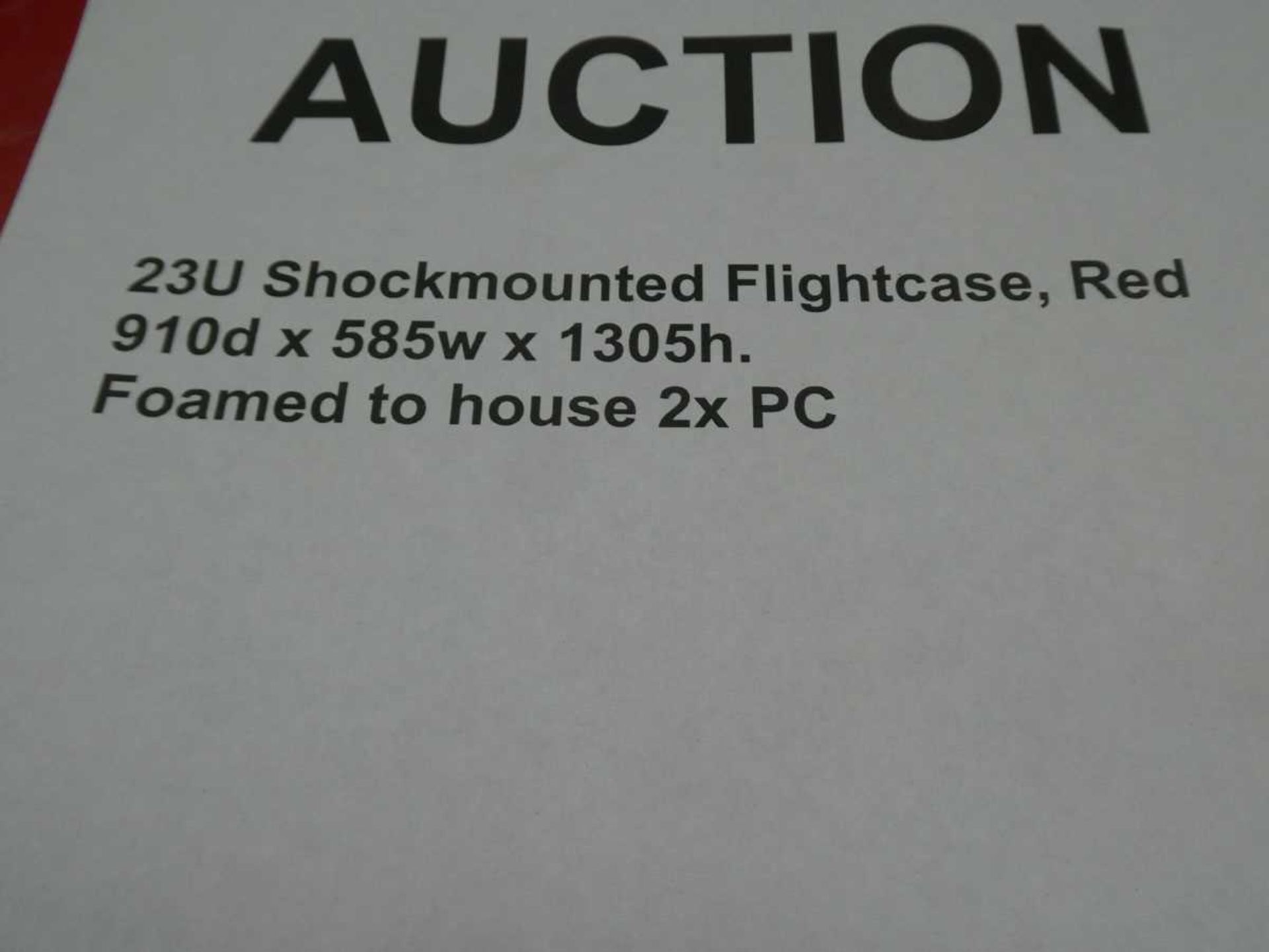 +VAT Large wheel Shock mounted flight case in red, size approx. 910x585x1305mm, foamed to house - Image 3 of 4