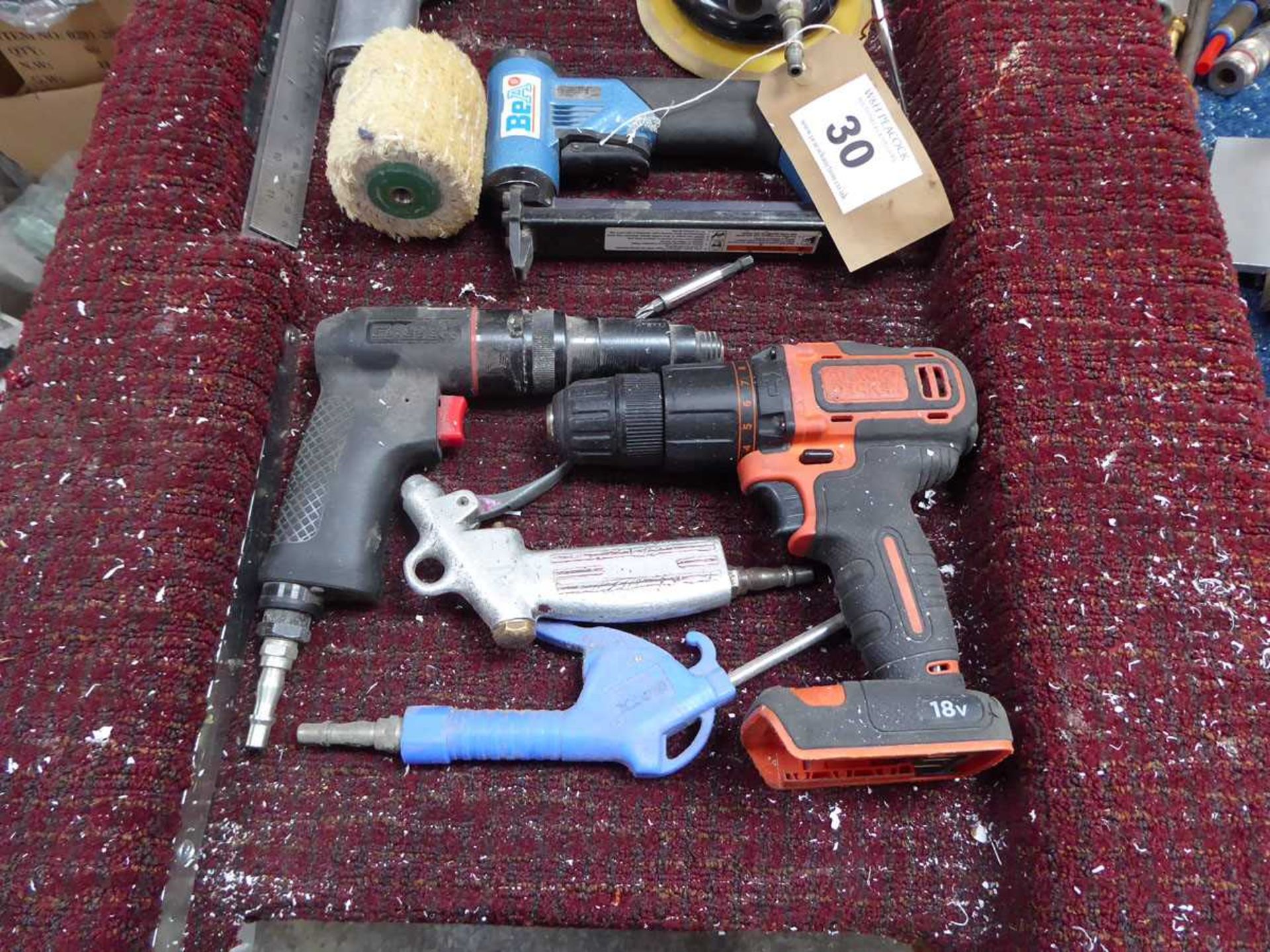 4 various air operated hand tools together with miscellaneous visors and box of Packexe handy wrap - Image 2 of 4