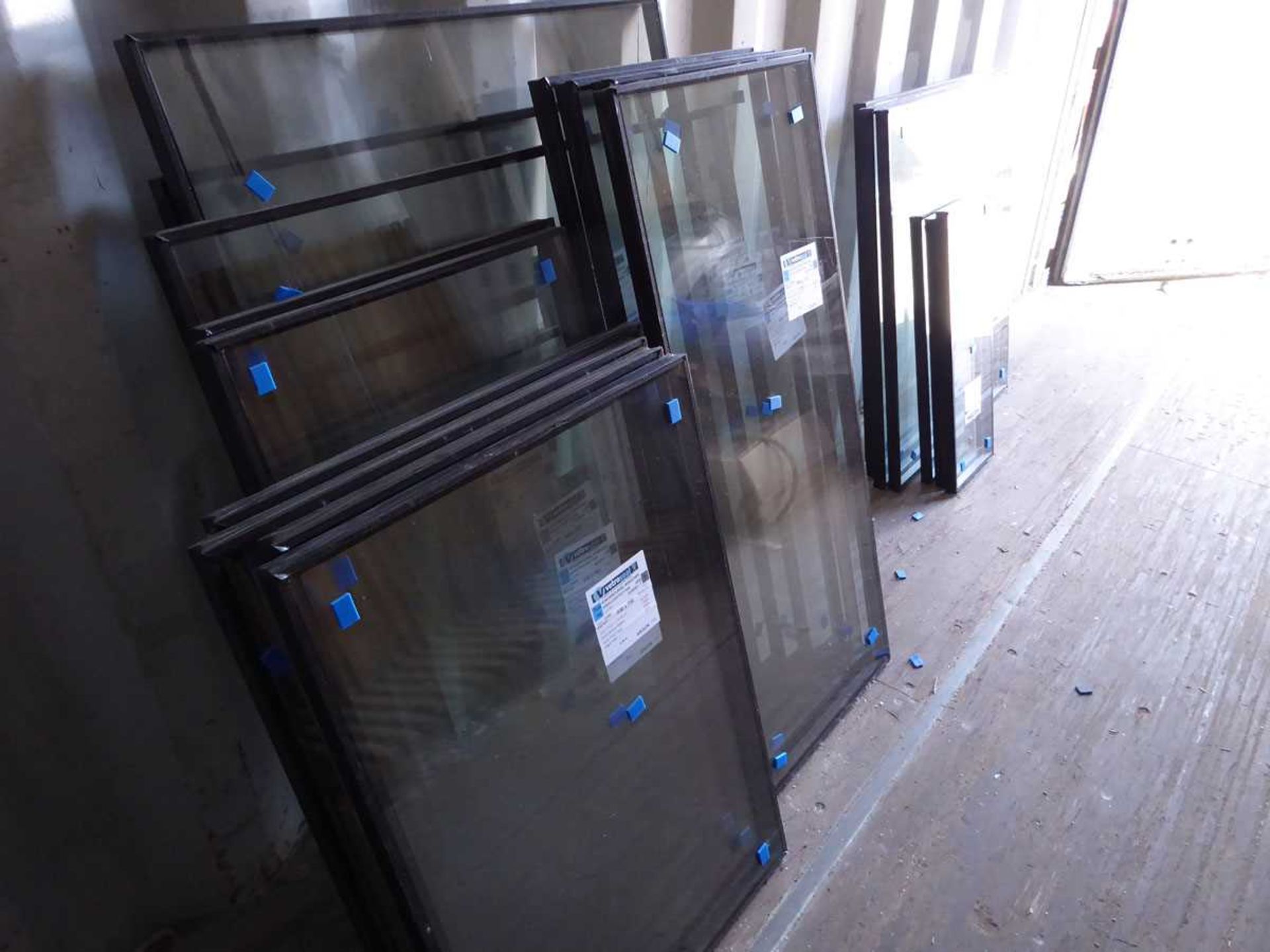 Various sized sealed units (located inside lot 24) - Image 4 of 8